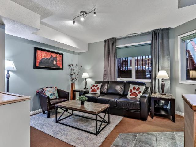 New! Cozy Rocky Mountain Chalet Managed By Little Sister Getaways Canmore Eksteriør bilde