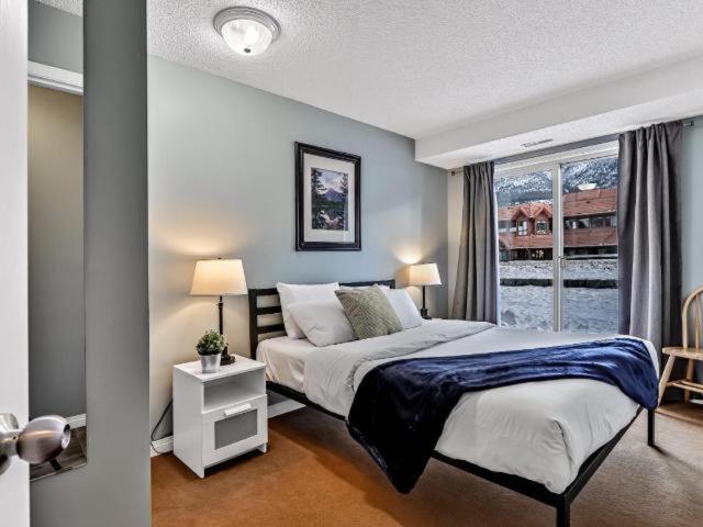 New! Cozy Rocky Mountain Chalet Managed By Little Sister Getaways Canmore Eksteriør bilde