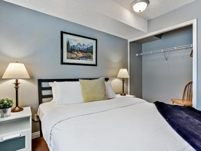 New! Cozy Rocky Mountain Chalet Managed By Little Sister Getaways Canmore Eksteriør bilde